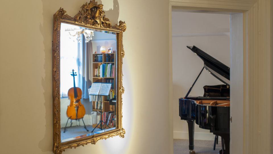 Piano lessons - Waiting Room