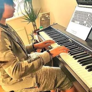 Sharing experiences about piano tuition