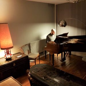 Negative movements: Preparation and prevision in Piano performance